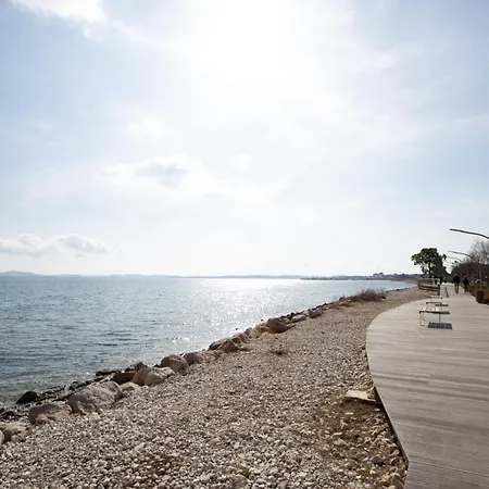 Апартаменты Les Regates-4 By Interhome Йер