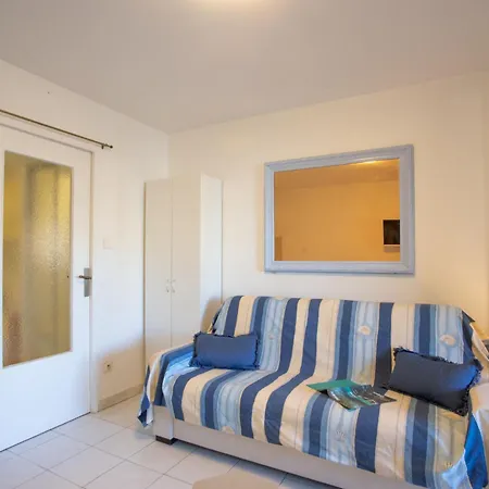 Апартаменты Les Regates-4 By Interhome *