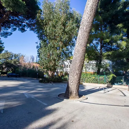 Les Regates-4 By Interhome Апартаменты Йер